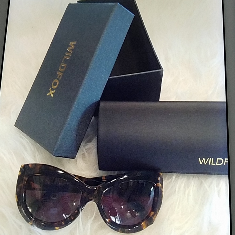 SSS❌❌❌❌SOLD Wildfox Kitten tortoise sunnies ! - Picture 1 of 6